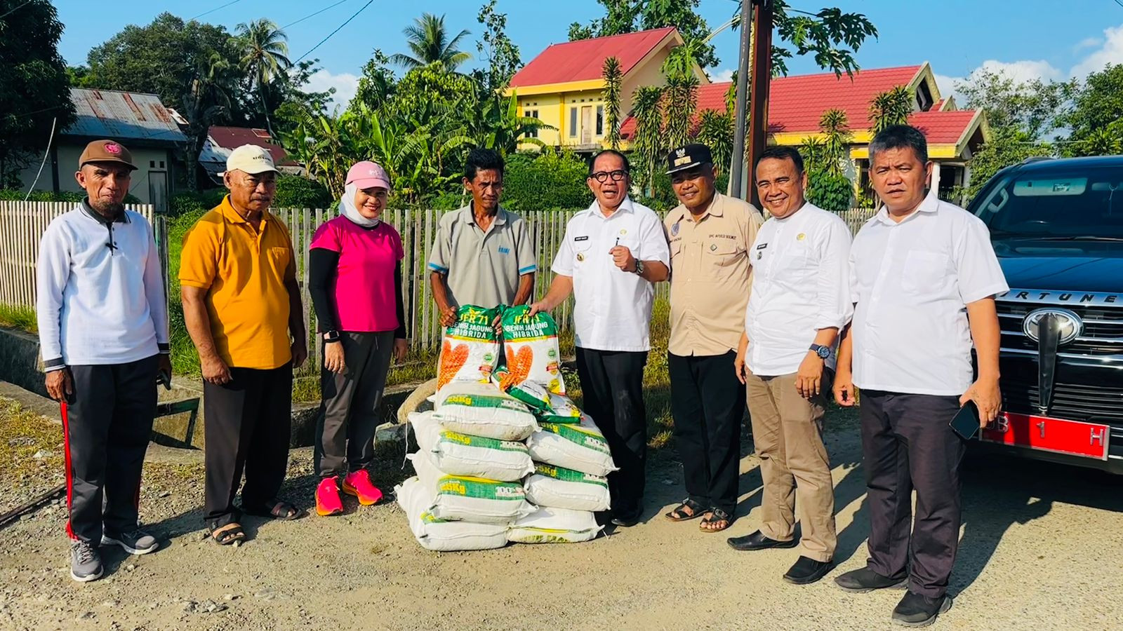 Distan Bolmut Distrubusi Bantuan Benih Jagung